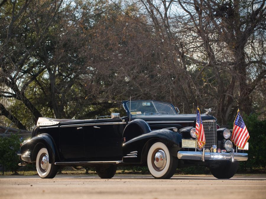  Cadillac V16 Presidential Convertible Parade Limousine by Fleetwood 1938 года  (фото 46 из 57)